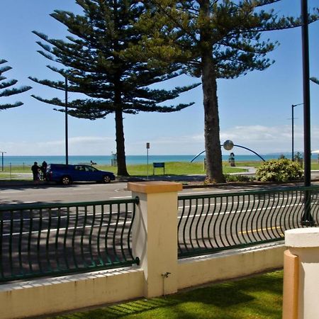 Beachfront Motel Napier Esterno foto
