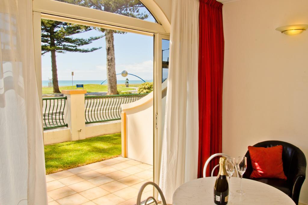 Beachfront Motel Napier Esterno foto