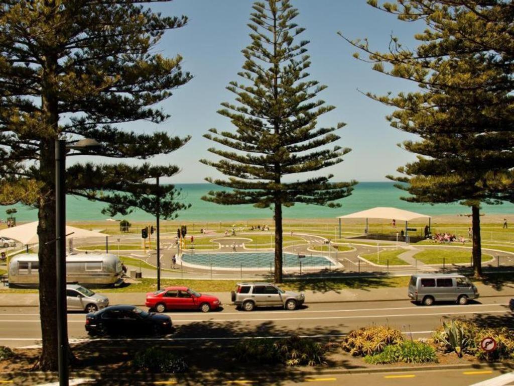 Beachfront Motel Napier Esterno foto