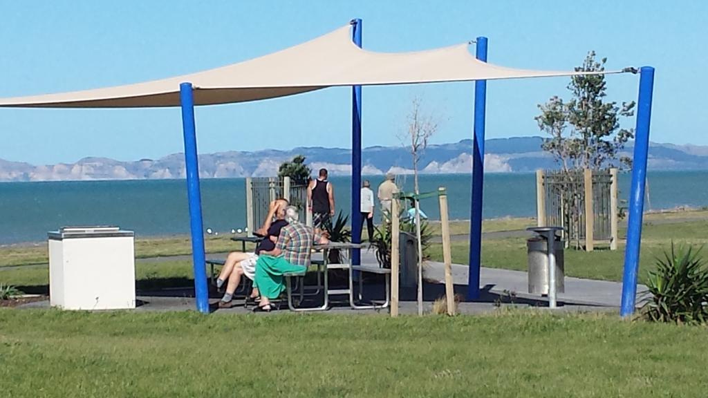 Beachfront Motel Napier Esterno foto