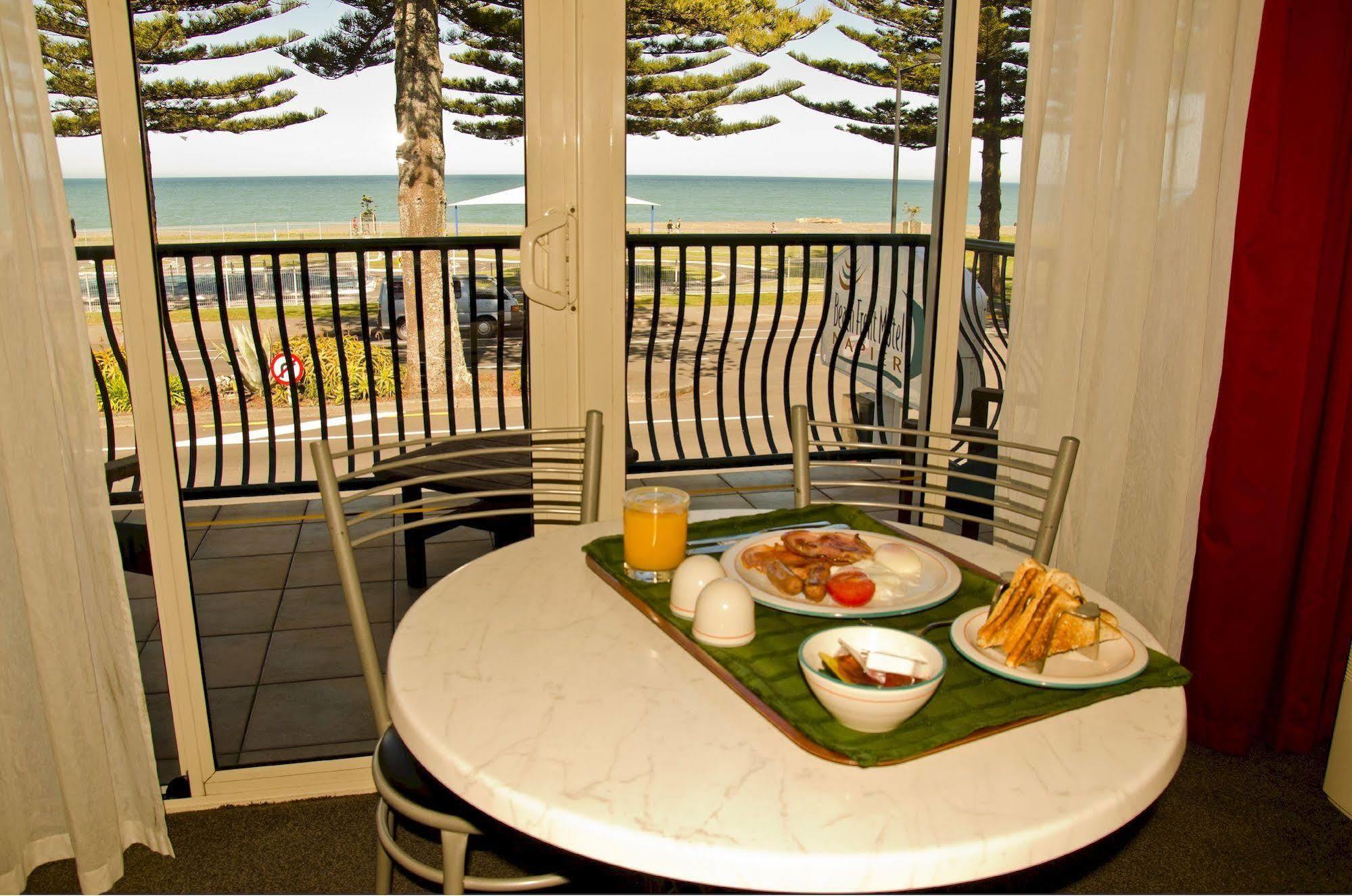 Beachfront Motel Napier Esterno foto