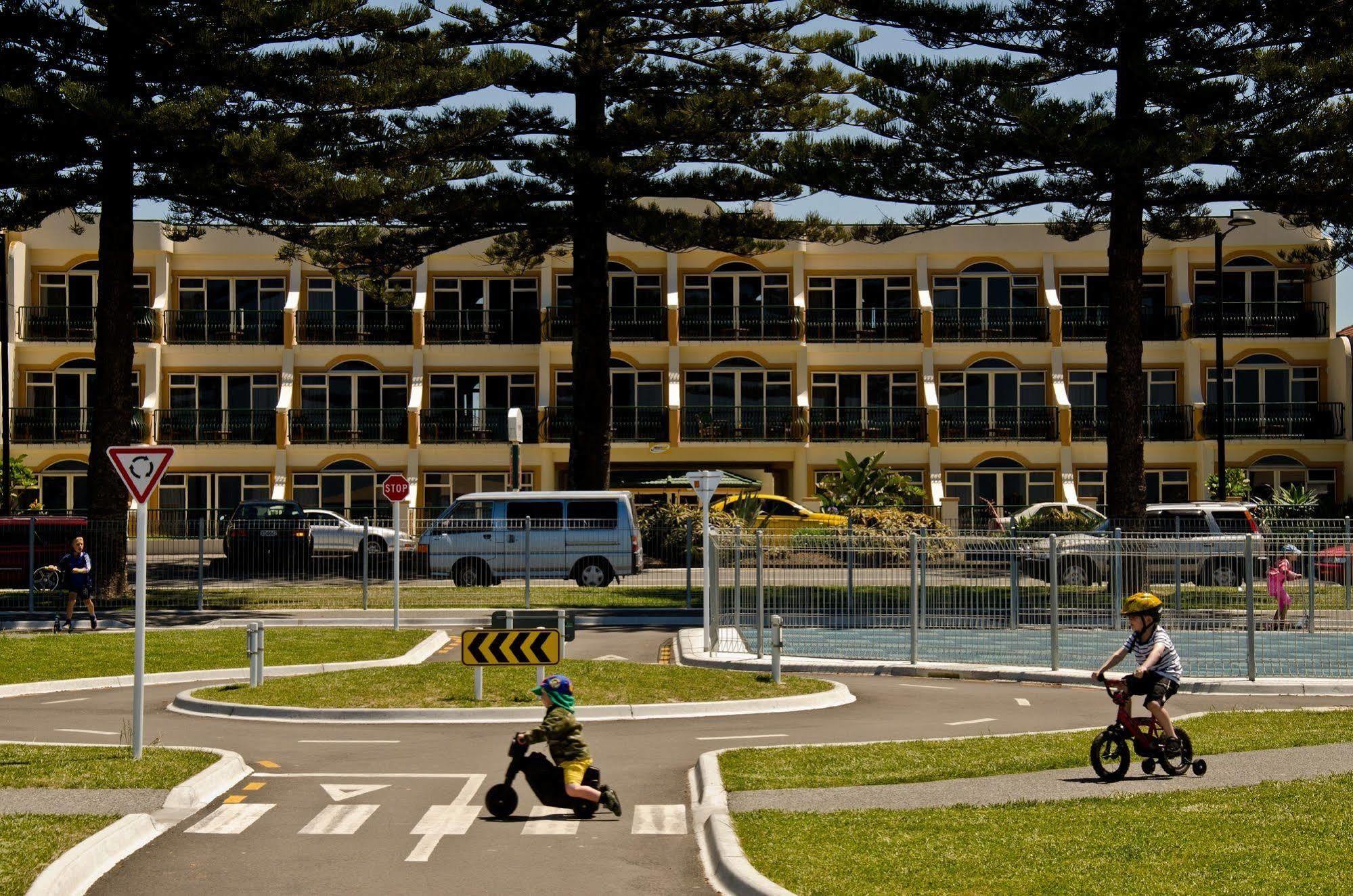 Beachfront Motel Napier Esterno foto