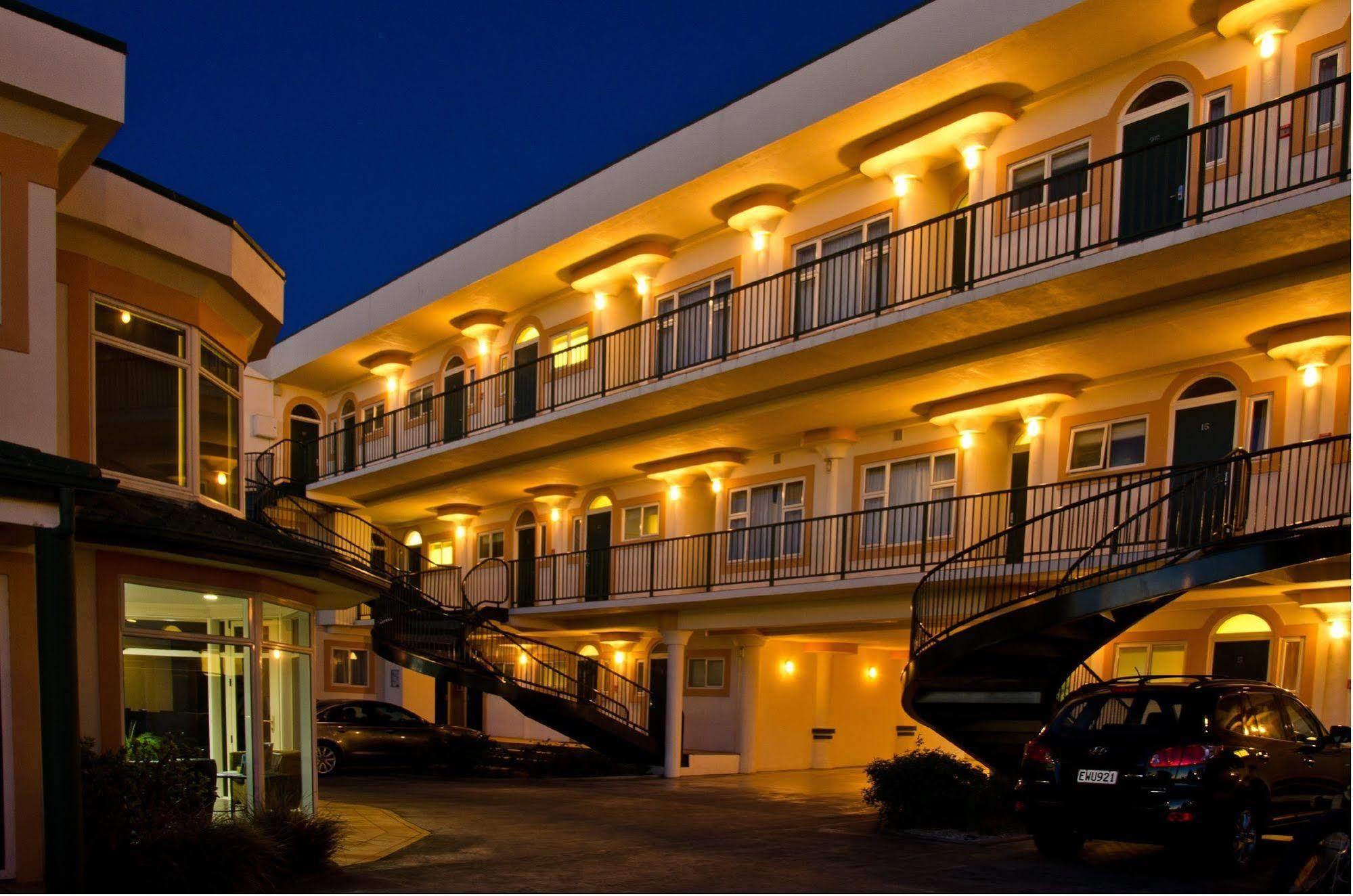 Beachfront Motel Napier Esterno foto