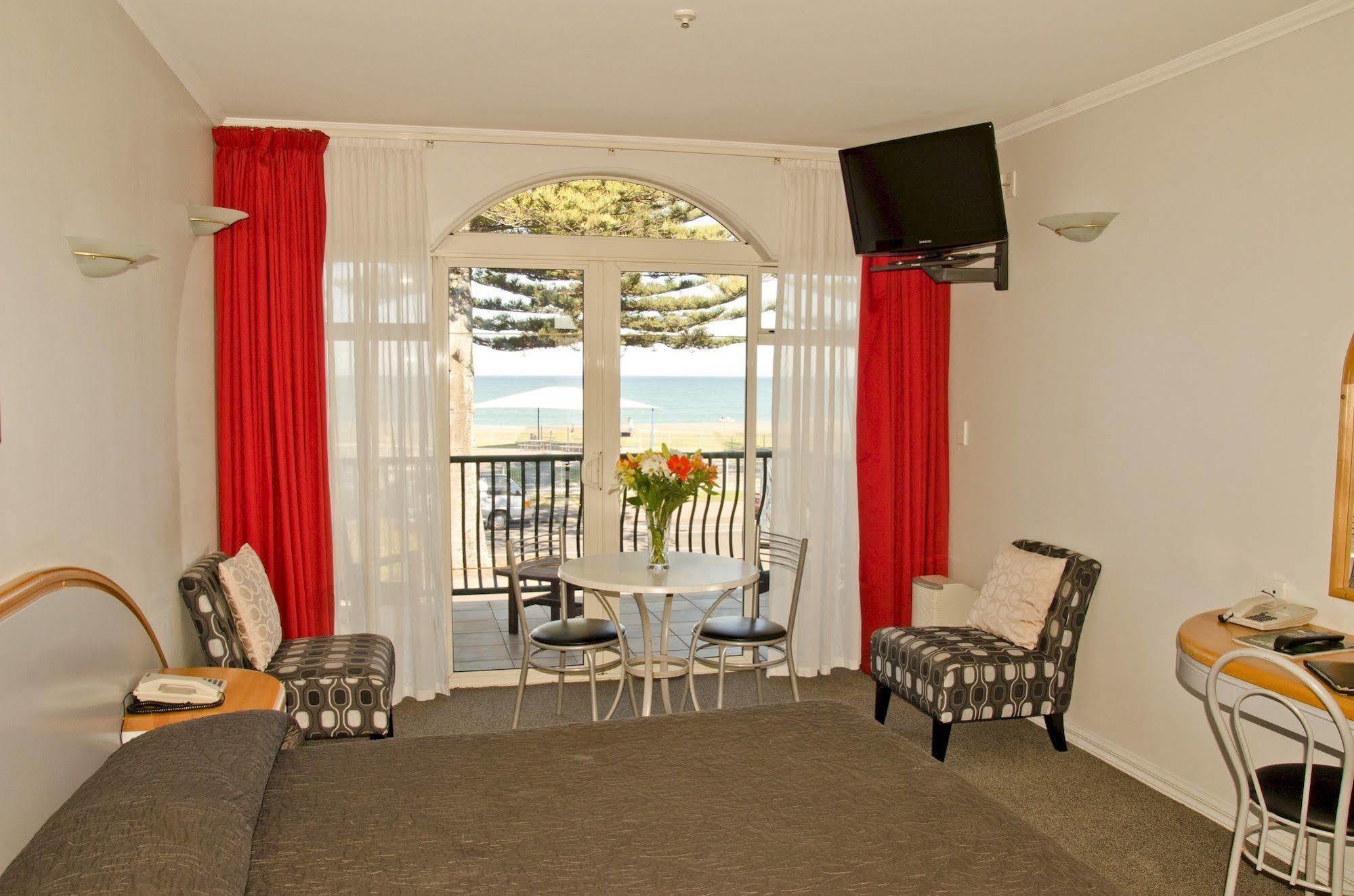 Beachfront Motel Napier Esterno foto