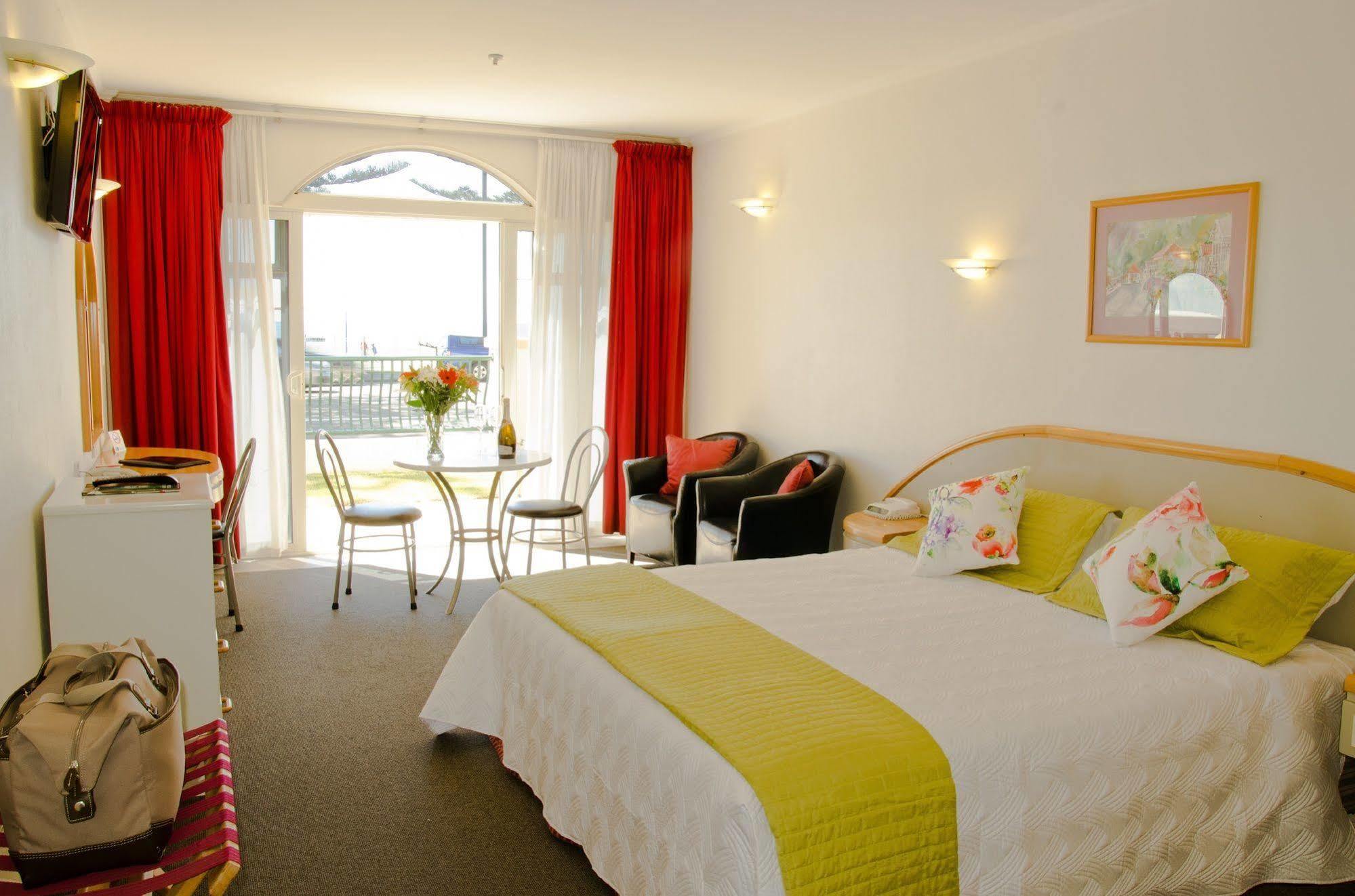 Beachfront Motel Napier Esterno foto